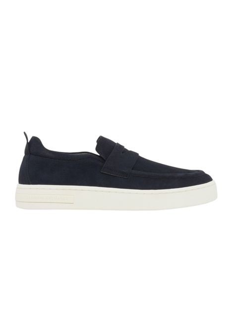 Slip-on in Suede con mostrina ARMANI EXCHANGE | Scarpe | XM002632 AF19687ZB004